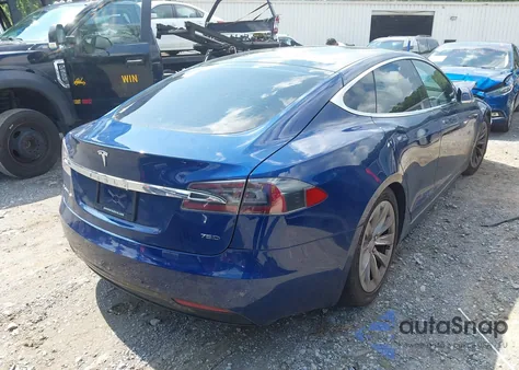 2018 Tesla Model S 100D/75D/P100D z USA, uszkodzony, nr VIN 5YJSA1E22JF297619